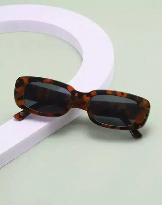 Rectangle Sunglasses for Women Retro Fashion Sunglasses UV 400 Protection Square Frame Eyewear